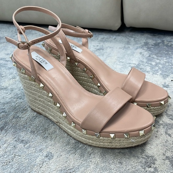 Steven New York Shells Platform Wedge Pyramid Stud Rockstud Sandals Nude Sz 11 - Picture 4 of 16